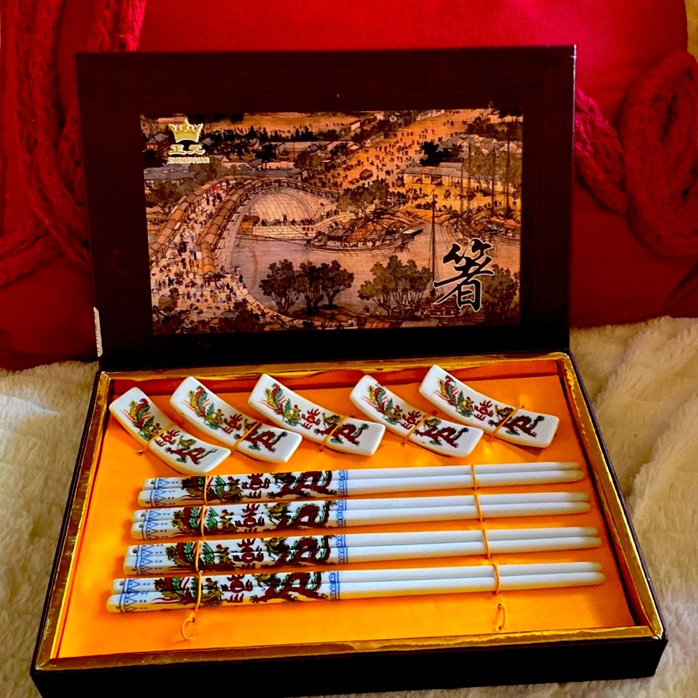 Vintage Hand-painted Set of 4 Ceramic Chop Sticks 5 Chop Stick Holders in Box
